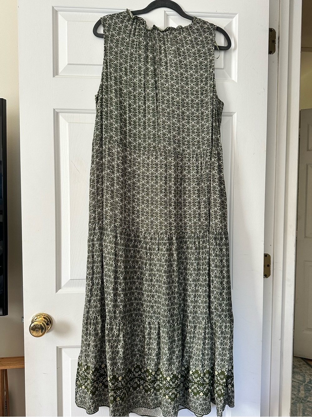 Max Studio Olive Printed Sleeveless Maxi Dress - Picture 2 of 8